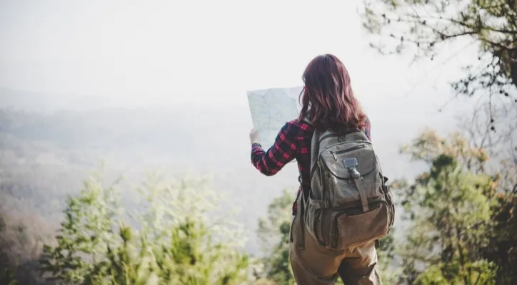 Momen haru ditemukannya seorang pendaki wanita setelah hilang selama tiga hari. (Freepik.com)