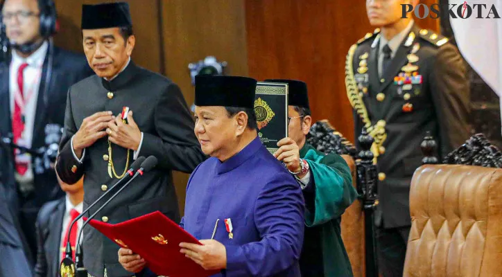 Prabowo Subianto saat dilantik sebagai Presiden RI 2024-2029. Prabowo mengumumkan menteri dalam Kabinet Merah Putih di Istana Negara Jakarta pada Minggu, 20 Oktober 2024. (Poskota/Ahmad Tri Hawaari)