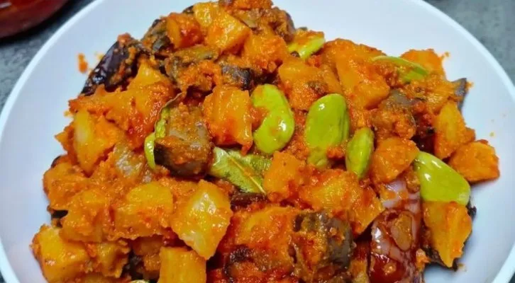 Simak resep Ati Ampela Kentang Balado Petai, masakan rumahan buat lidah bergoyang. (Pinterest)