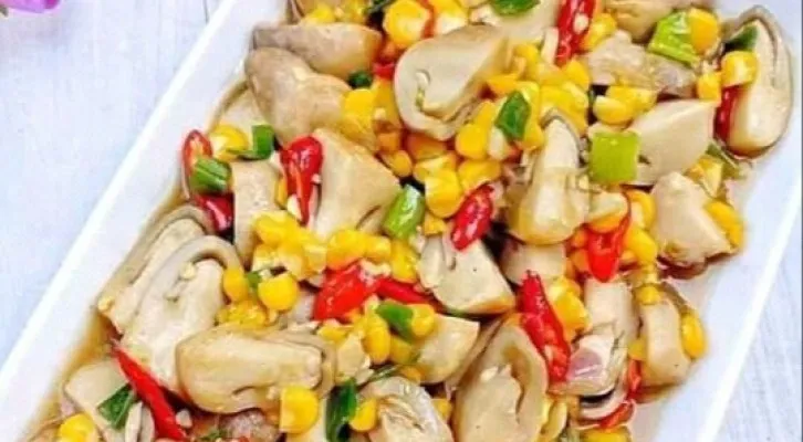 Menu lezat pelengkap santapan keluarga, berikut adalah resep jamur merang jagung manis. (Pinterest)