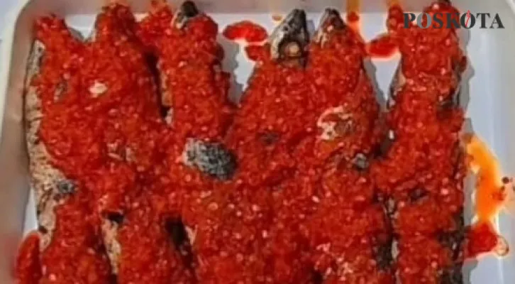 Simak resep dan cara membuat Pindang Kembung Layang Balado pasti jadi favorit keluarga. (Raihan Ali/Poskota)