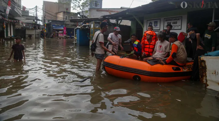 Ilustrasi bencana hidrometerologi seperti banjir. (Poskota/Ahmad Tri Hawaari)