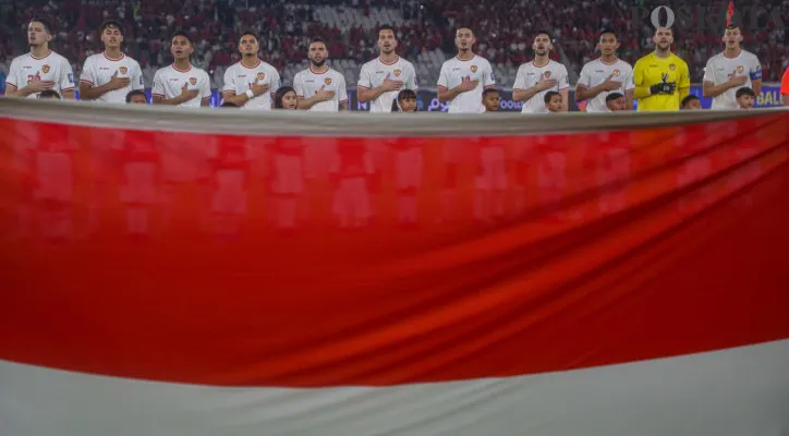 Sejumlah pesepak bola Timnas Indonesia saat menembak bola ke gawang dan selebrasi saat melawan Timnas Arab Saudi pada laga Grup C putaran ketiga Kualifikasi Piala Dunia 2026 Zona Asia di Stadion Utama Gelora Bung Karno, Senayan, Jakarta Pusat, Selasa (19/11/2024). Timnas Indonesia Unggul dari Timnas Arab Saudi dengan skor 2-0 pada babak putaran ketiga Kualifikasi Piala Dunia 2026 Zona Asia.Poskota/Ahmad Tri Hawaari