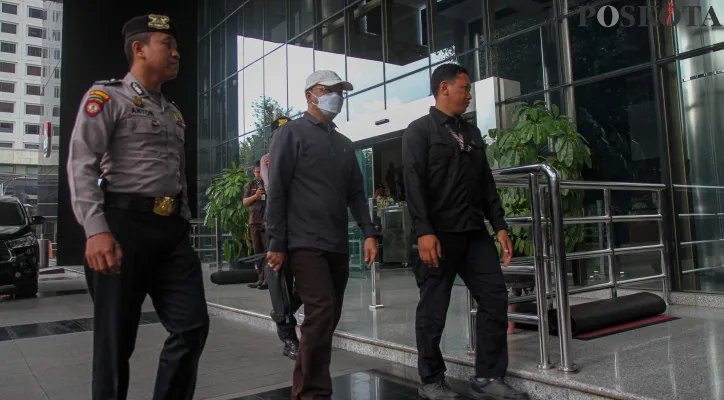 Gubernur Bengkulu Rohidin Mersyah Tiba di KPK Usai Kena OTT KPK