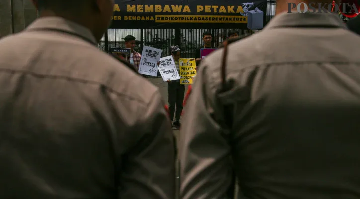 Aksi Tolak Pilkada 2024 Serentak Membawa Petaka di Depan Gedung DPR