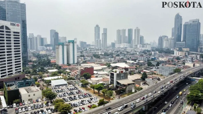 Foto: Polusi Udara di Jakarta beberapa waktu lalu.(Poskota/Ahmad Tri Hawaari)