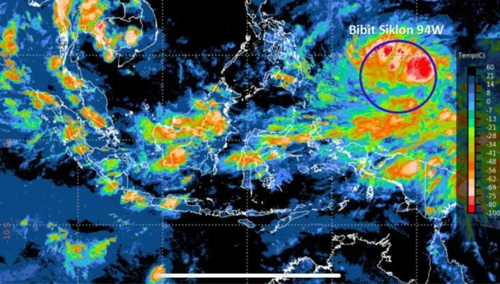 BMKG memonitor adanya Bibit Siklon Tropis 94W yang mulai tumbuh di wilayah Samudera Pasifik sebelah utara Papua. (ist)