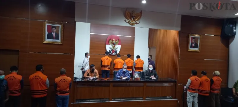 Penetapan tersangka kasus dugaan suap pengadaan barang dan jasa di Kabuoaten Muara Enim, Sumsel di Gedung Merah Putih KPK. (cr-05)