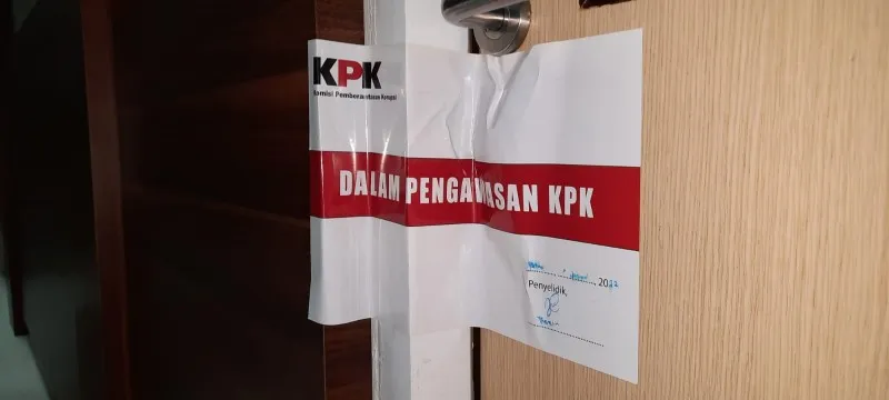 Ruang kepala dinas Kawasan Permukiman dan Pertanahan (Disperkimtan Kota Bekasi) disegel penyidik KPK. (ist)