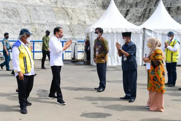 Presiden Jokowi saat meresmikan Bendungan Bintang Danu di Sumbawa, Provinsi NTB. (Ist)