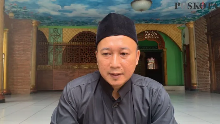 Ustaz Anan saat ditemui di Masjid Al Hayyu 63, Lubang Buaya, Jakarta Timur, Rabu (16/2/2022) (foto: poskota/ ardhi)