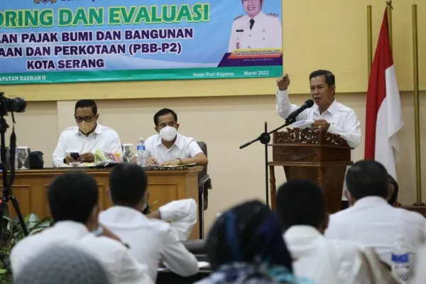 Walikota Serang, Syafrudin saat memberikan pengarahan terkait capaian pajak (ist)