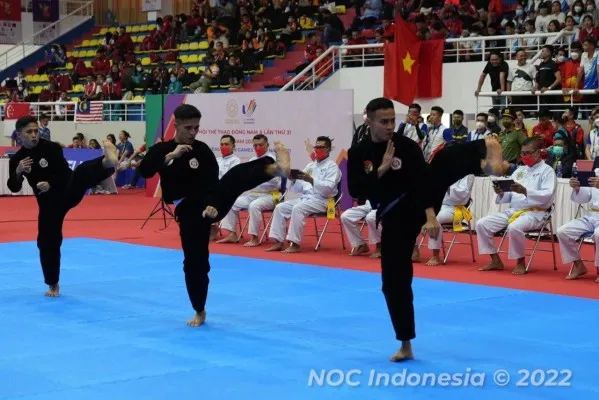 Atlet Pencak silat saat bertanding di SEA Games 2021 (foto/NOC Indonesia)