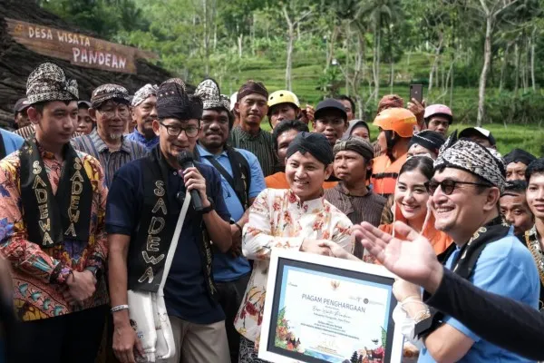 Kunjungan Menteri Sandiaga Uno di Desa Wisata Pandean, Trenggalek. Foto: Kemenparekraf.