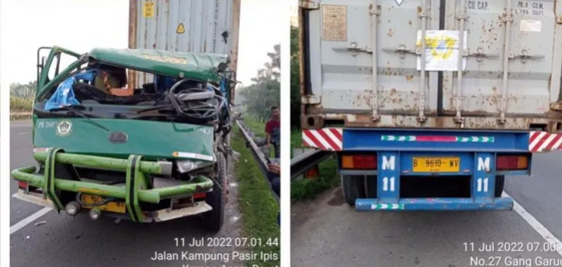 Dua truk terlibat tabrakan di Tol Jagorawi, Bogor. (Ist)