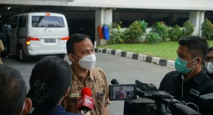 Pengamat Kebijakan Publik, Rully Amirulloh saat memberi tanggapan adanya persengkongkolan Ancol dengan WAIP . (Ist)