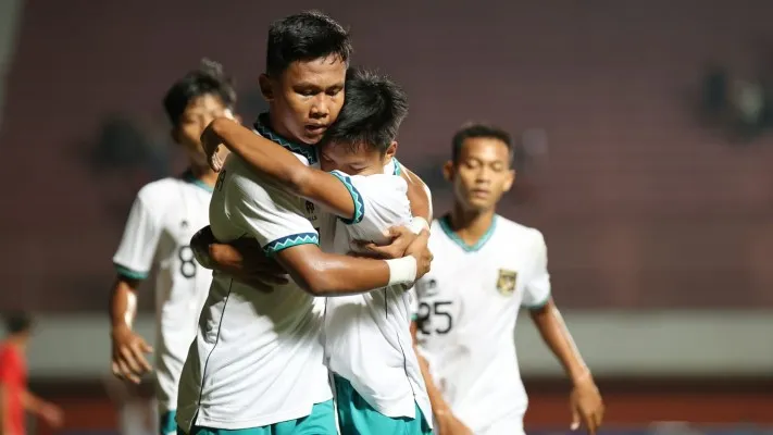 Para pemain Timnas Indonesia U-16 saat merayakan gol (foto/PSSI)