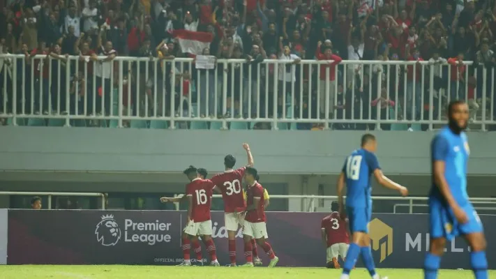 Para pemain timnas Indonesia saat merayakan gol (foto/PSSI)