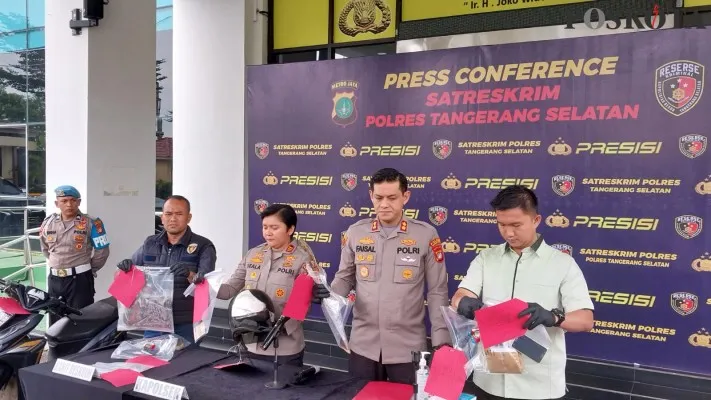 Foto : Polres Tangerang Selatan melakukan jumpa pers kasus pembunuhan ojek pangkalan. (Poskota/Veronica)