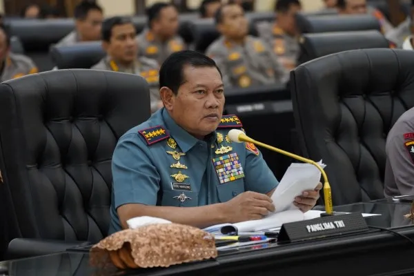 Foto: Panglima TNI Laskamana Yudo Margono menyiapkan alustista dukung kesiapan mudik lebaran Idul Fitri. (Ist.)