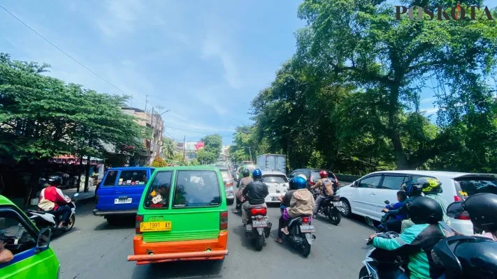 Ada 300 ribu orang diprediksi serbu Bogor saat libur Lebaran. Foto: Poskota/Panca Aji.