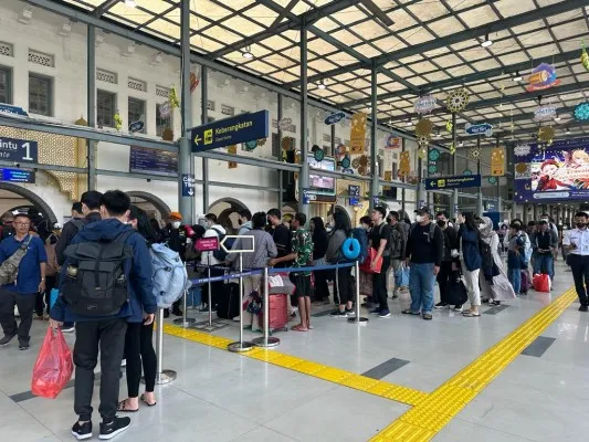 Pemudik kereta dari Stasiun Senen dan Gambir ada 483 ribu. Foto: Dok KAI.