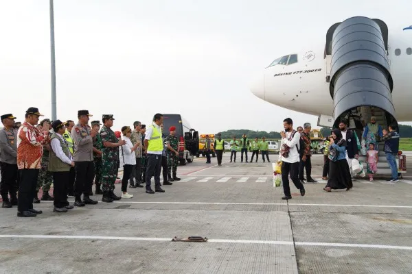 Ratusan WNI dari Sudan tiba di Bandara Soetta dengan pesawat Garuda Indonesia. (Ist)