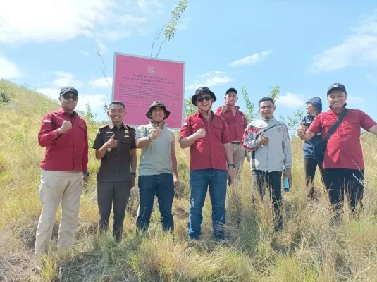 Foto: Tim Penyidik Jampidsus Kejagung sita 3 bidang tanah seluas lahan 11,7 hektar di Desa Warloka, Kecamatan Komodo, Kabupaten Manggarai Barat, NTT. Milik Menkominfo non aktif Jhonny G Plate tersangka korupsi BTS 4G. (Ist.)