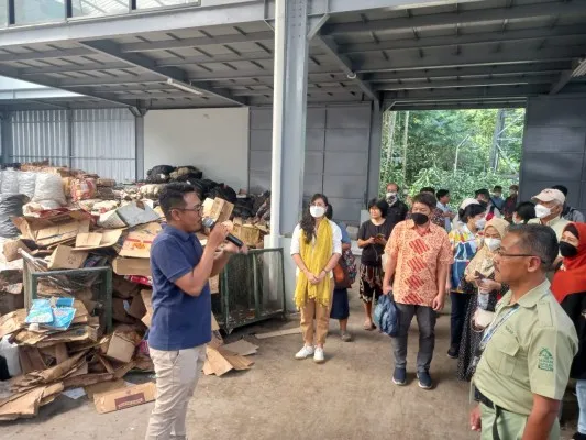 Foto: Pilot project industri hijau (green industry) untuk kawasan wisata di Indonesia yang dilakukan Taman Safari Bogor ini saat ini tengah memasuki uji coba volume pengolahan sampah. (Ist.)