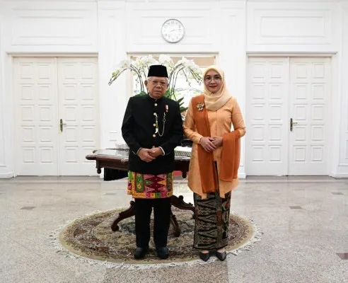 Wapres KH Ma'ruf Amin dan Istri kenakan pakaian Betawi saat hadiri sidang tahunan MPR. (biropres)