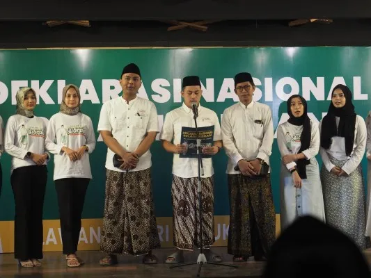 Ratusan santri dari berbagai daerah di Indonesia membentuk Relawan Santri (ist)