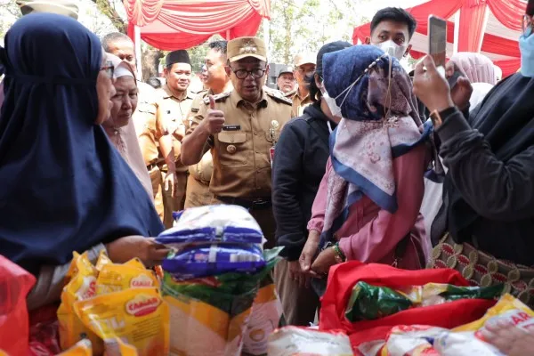 Pasar murah di Kecamatan Rawalumbu Kota Bekasi. Ist