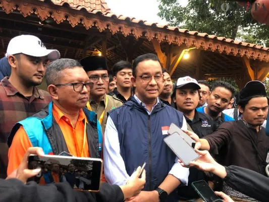 Capres Anies Baswedan saat menanggapi roastingan artis Kiky Saputri. (Panca)