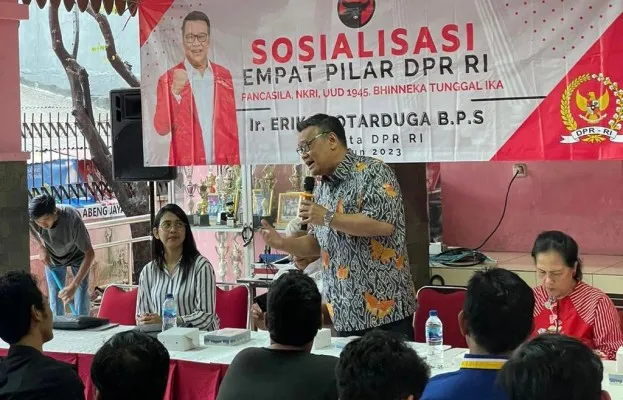 Foto: Anggota DPR RI Eriko Sotarduga Sosialisasi empat pilar dengan masyarakat di Kelurahan Kebayoran Lama Wisma PMI Jalan Wijaya I No 63 Petogogan Kebayoran Baru Jakarta Selatan. (Ist.)