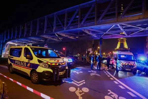 Penusukan terjadi di dekat Menara Eiffel, Paris. (Foto/Reuters)