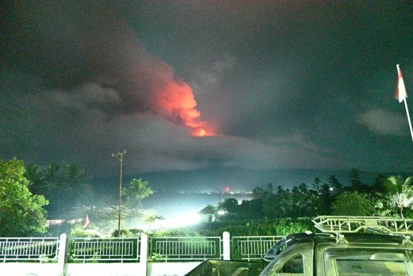 Kondisi Gunung Lewotobi masih bergemuruh. (ist/BNPB)