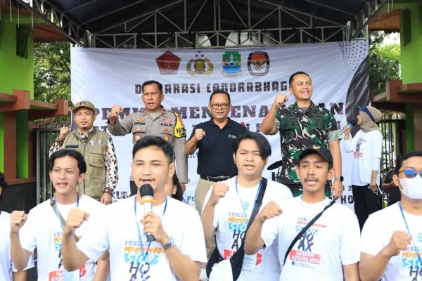 Stop hoax dan Utara kebencian dilakukan Pemkot Bekasi dan warga di jalan Ahmad Yani. (Humas Pemkot Bekasi).