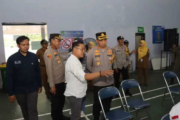 Kapolres Metro Tangerang Kota, Kombes Pol Zain Dwi Nugroho melakukan pemantauan. (Foto/ist)