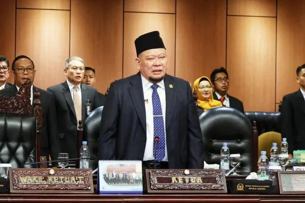 Ketua DPD RI, LaNyalla Mahmud Mattalitti menyetujui pembentukan Pansus Kecurangan Pemilu 2024 usai sidang paripurna di Gedung Nusantara V, Jakarta. (Foto: Ist)