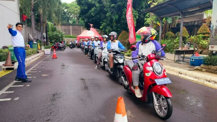 Foto: Wahana Makmur Sejati mengedukasi 10 ribu orang lebih berkendara sepeda motor cari aman. (Ist.)