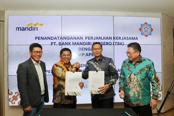 Foto: Bank Mandiri bersama Asosiasi Pengembang Perumahan dan Permukiman Seluruh Indonesia (APERSI) penanda tangan kerjasama dalam memperluas kepemilikan hunian bagi masyarakat. (Ist.)