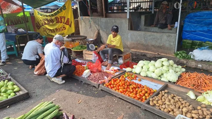 Ilustrasi pedagang sayur di Kabupaten Bekasi. (Poskota.co.id/Ihsan Fahmi)