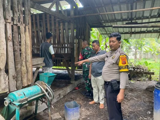 Polisi olah TKP pencurian kambing di Ciomas Bogor (Dokumen Polres Bogor)