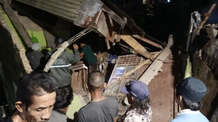 Tanah Longsor Sebabkan 1 Rumah Ambruk, Seorang Lansia di Bogor Tertimpa Reruntuhan (Dokumen Tagana Kota Bogor)