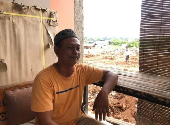 Paman Tegar, Triyono saat dijumpai wartawan di Jatiasih, Kota Bekasi. (Poskota/Ihsan)