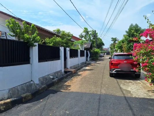 Lokasi Jalan tempat korban memarkirkan mobil Toyota Avanza yang dicuri komplotan pelaku di Jatibening, Pondok Gede, Kota Bekasi. (Dok: Poskota/Ihsan).