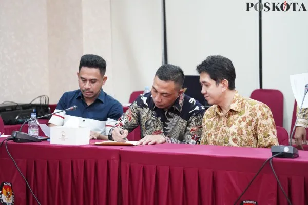 Bakal calon Gubernur dan Wakil Gubernur Jakarta, Dharma Pongrekun-Kun Wadarna Abinyoto. (Poskota/Pandi)