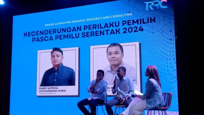 Direktur Eksektutif Lembaga RRC, Randy S Latulumarmina. (Poskota/Pandi Ramedhan)