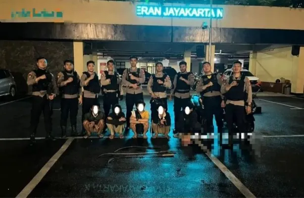 5 orang anggota geng diamankan tim Patroli Perintis Presisi Polres Metro Bekasi Kota. (Humas Polres Metro Bekasi Kota).