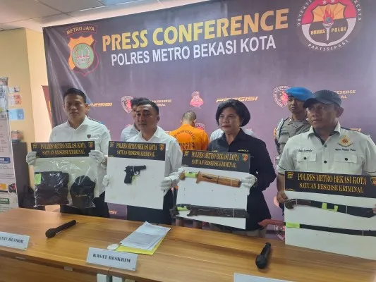 Polres Metro Bekasi Kota saat rilis aksi perampokan Alfamart. (Dok:Poskota/Ihsan).